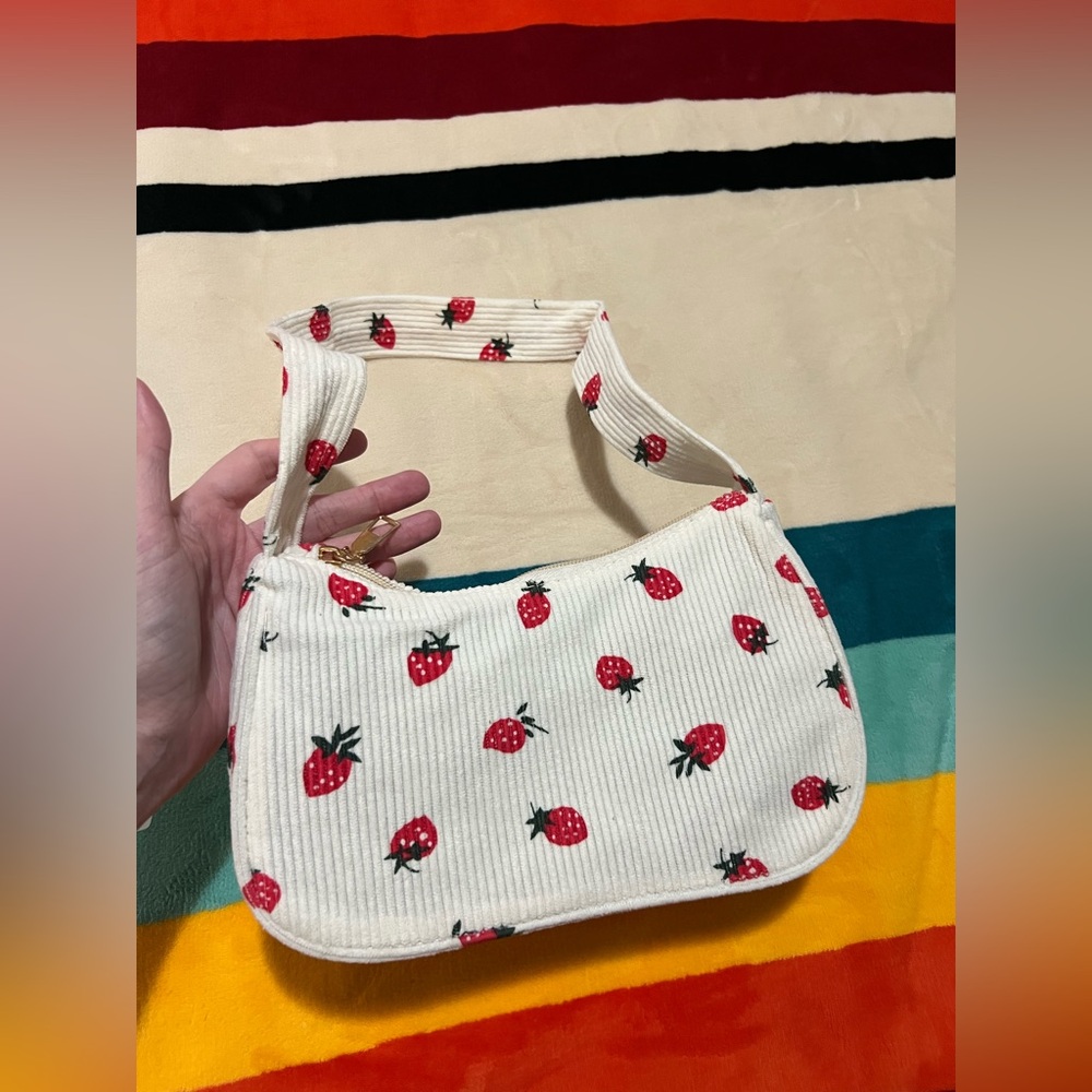 Strawberry Print Corduroy Shoulder Bag 🍓NWOT🍓 - Picture 7 of 8